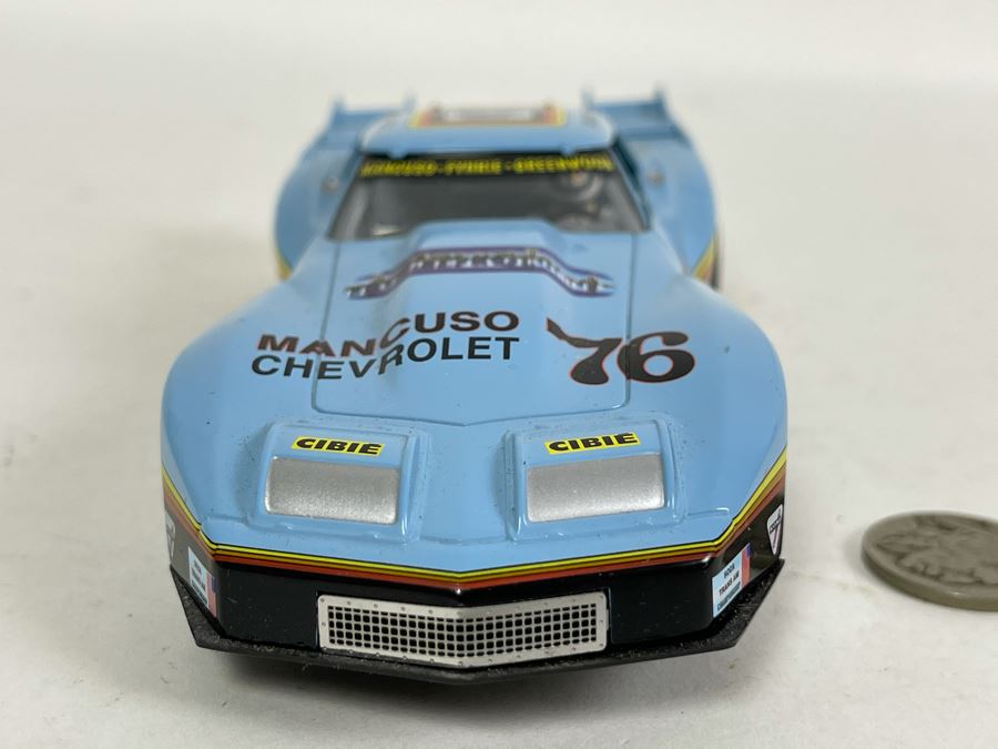 Revell Monogram Model Racing No. 76 Mancuso Chevrolet Corvette Slot Car [Photo 5]