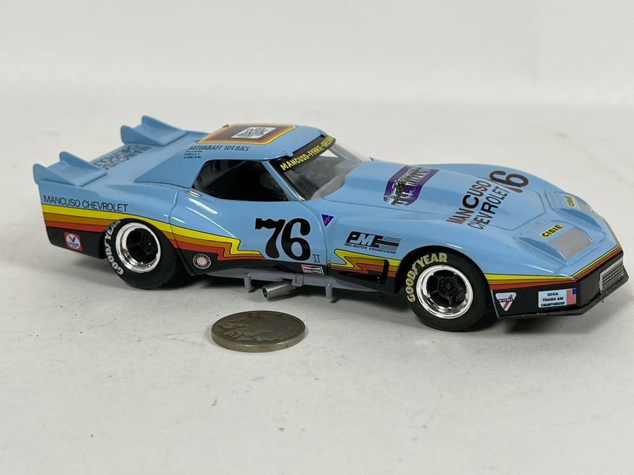 Revell Monogram Model Racing No. 76 Mancuso Chevrolet Corvette Slot Car [Photo 4]
