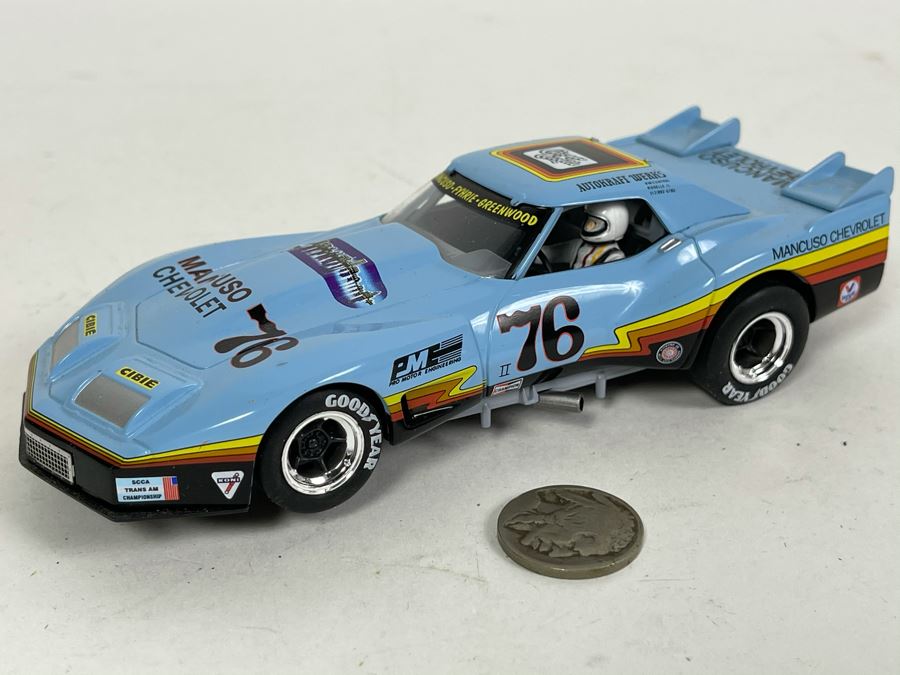 Revell Monogram Model Racing No. 76 Mancuso Chevrolet Corvette Slot Car [Photo 3]