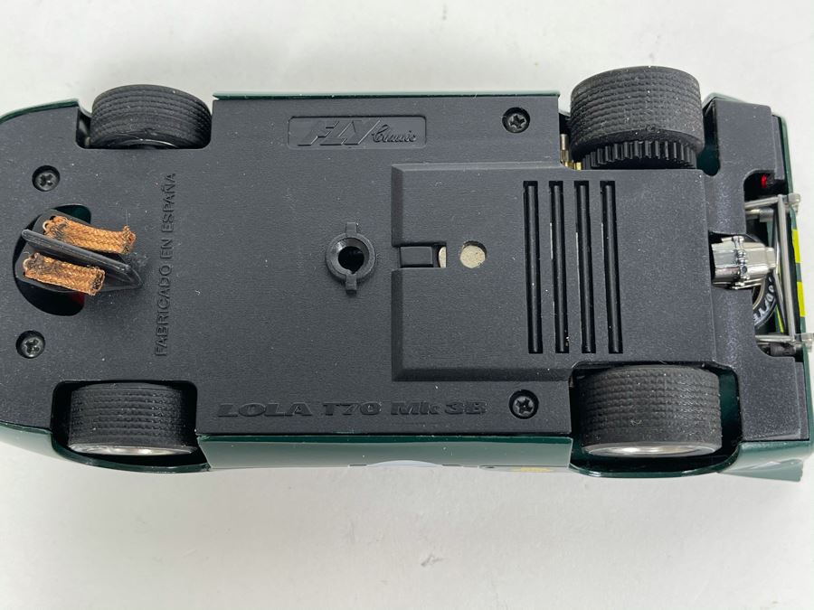 Fly Classic LOLA T70 Mk 3b No. 34 Slot Car [Photo 6]