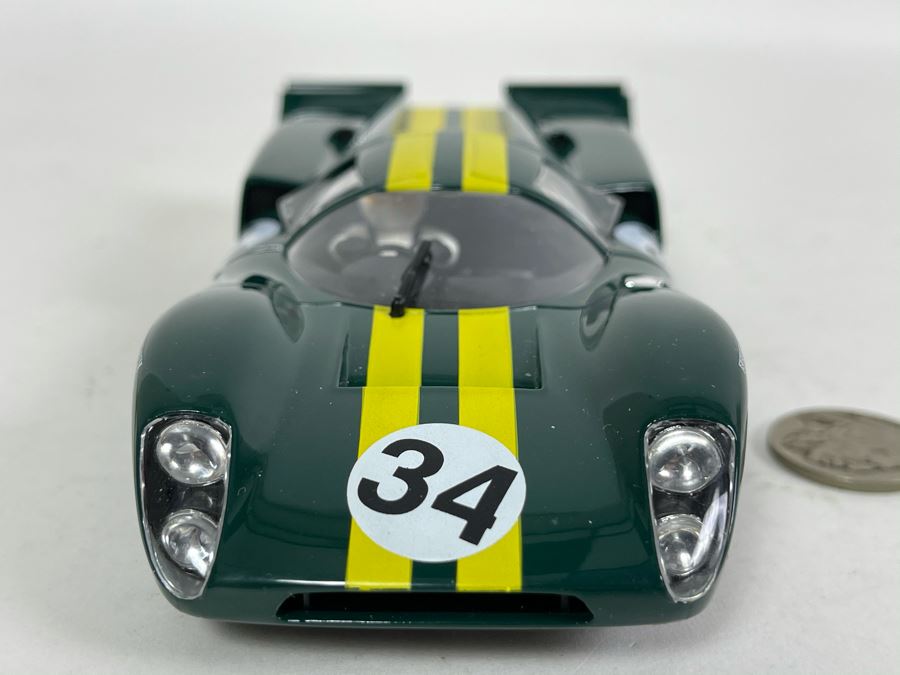 Fly Classic LOLA T70 Mk 3b No. 34 Slot Car [Photo 4]