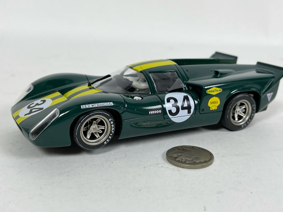 Fly Classic LOLA T70 Mk 3b No. 34 Slot Car [Photo 3]