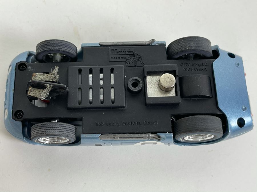 Revell Monogram Model Racing No. 5 Cobra Daytona Coupe Slot Car [Photo 6]