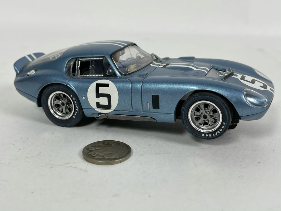 Revell Monogram Model Racing No. 5 Cobra Daytona Coupe Slot Car [Photo 3]