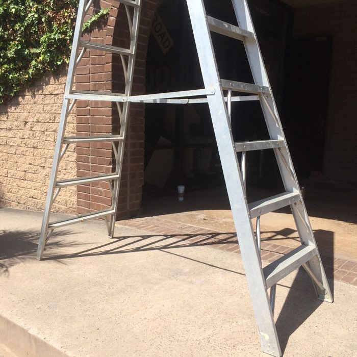 Large Keller Industrial 10' Aluminum Ladder [Photo 2]