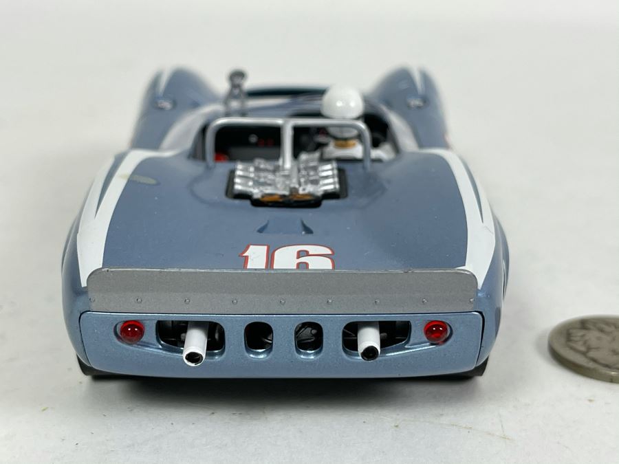 Revell Monogram Model Racing Lola T-70 MK II George Follmer No. 16 [Photo 5]