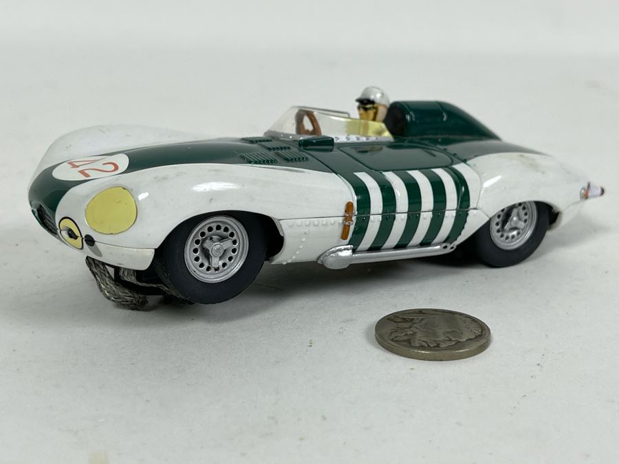 Carrera Evolution Limited Edition Jaguar D-Type No. 42 Slot Car [Photo 2]