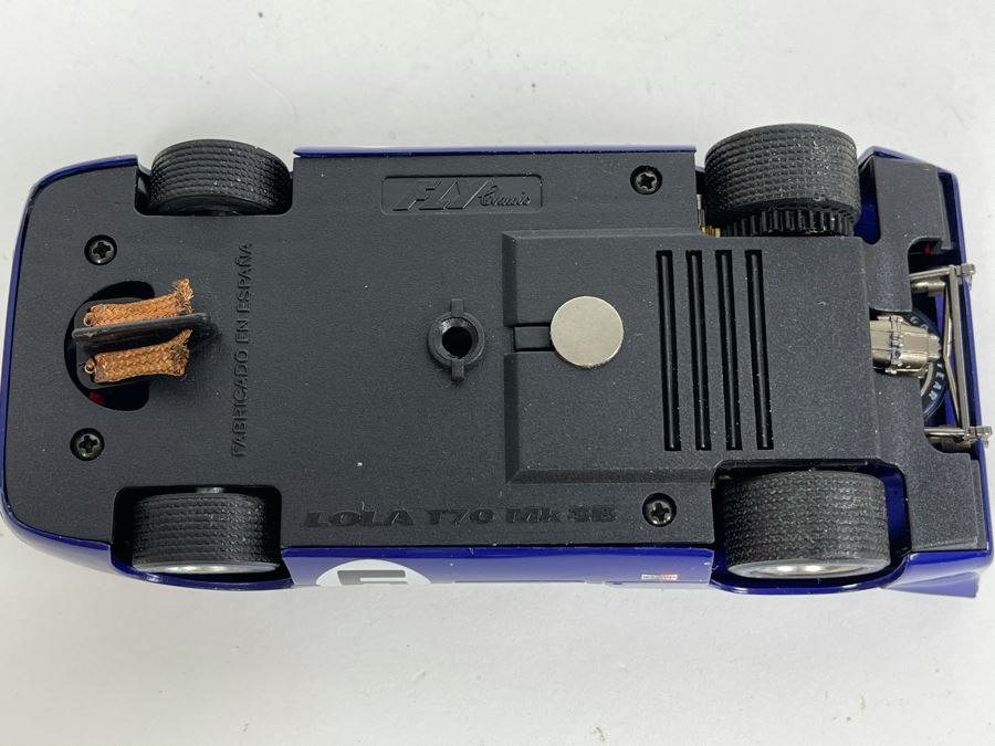 Fly Classic LOLA T70 Mk SB No. 9 Slot Car [Photo 5]