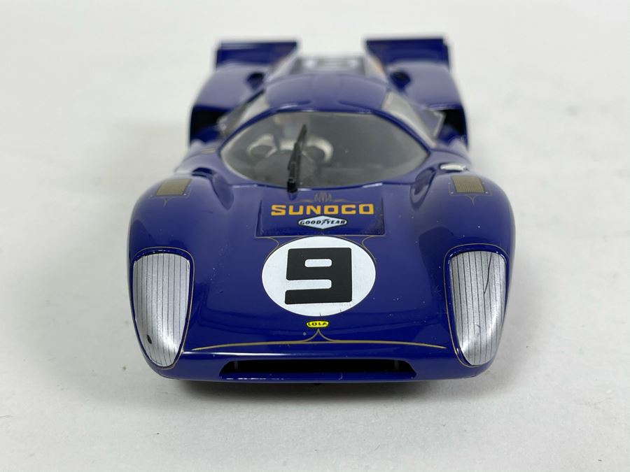 Fly Classic LOLA T70 Mk SB No. 9 Slot Car [Photo 3]