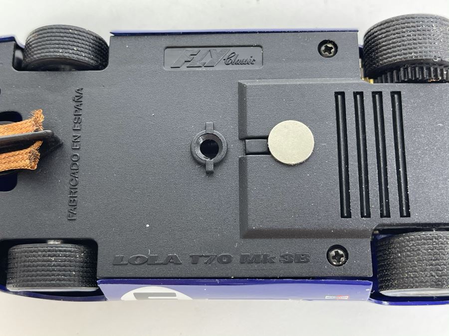 Fly Classic LOLA T70 Mk SB No. 9 Slot Car [Photo 6]