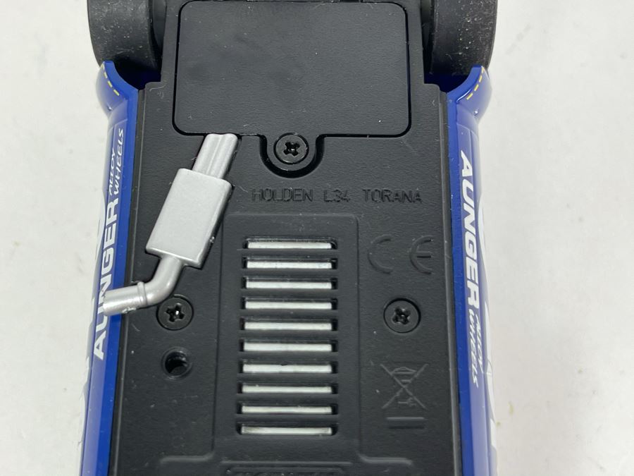 Scalextric Hornby Holden L34 Torana No. 17 Slot Car [Photo 7]