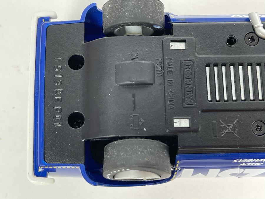 Scalextric Hornby Holden L34 Torana No. 17 Slot Car [Photo 6]