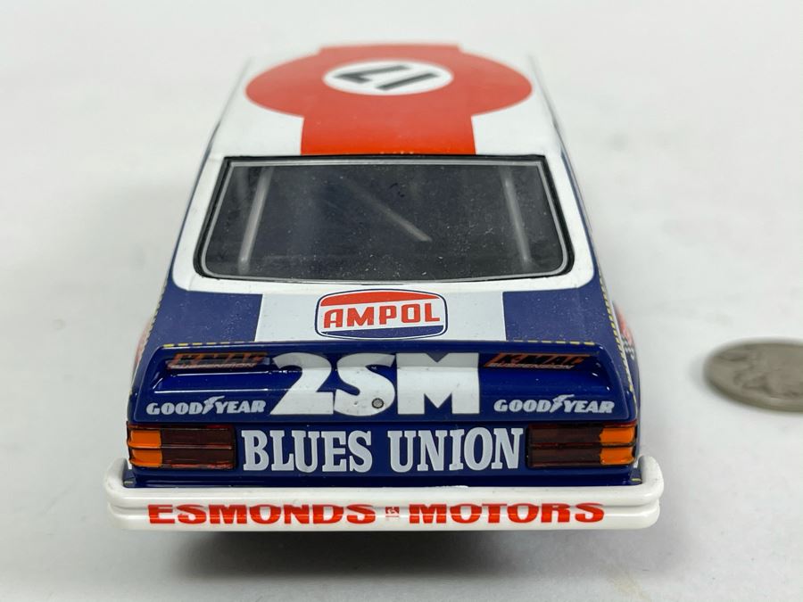 Scalextric Hornby Holden L34 Torana No. 17 Slot Car [Photo 4]