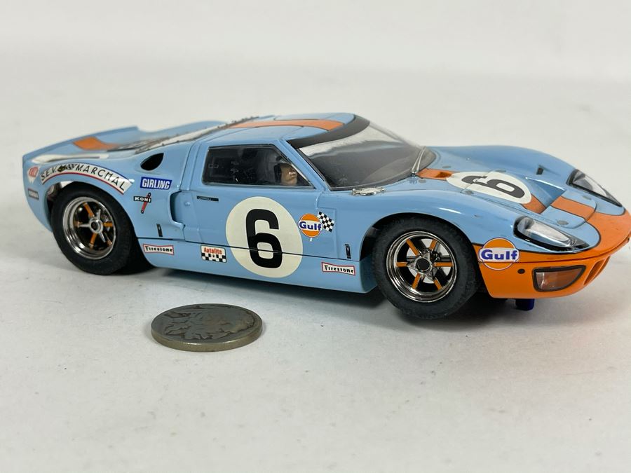 Scalextric Hornby Ford GT40 No. 6 Slot Car [Photo 1]