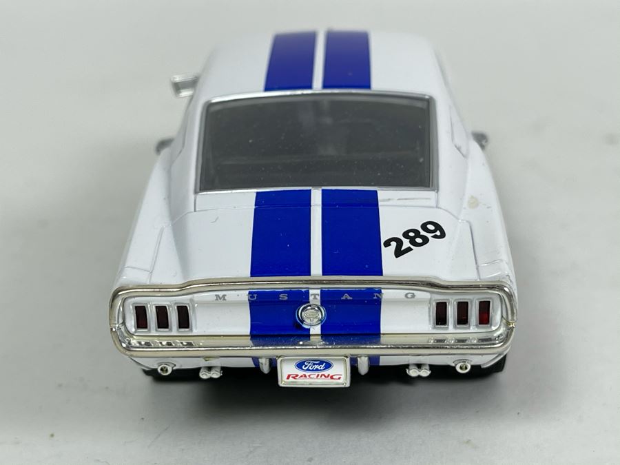 Carrera Ford Mustang No. 289 Slot Car [Photo 4]