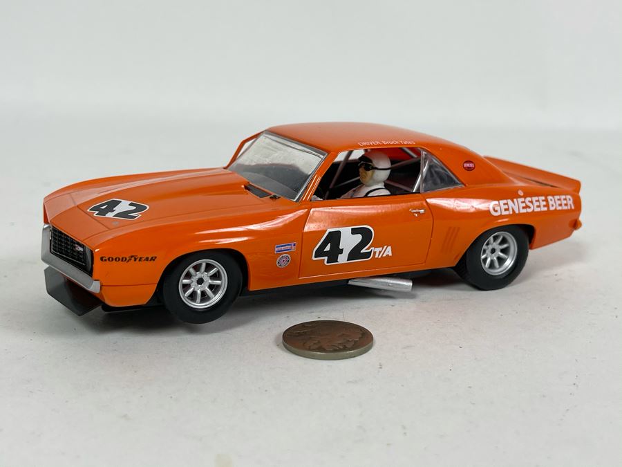 Scalextric Hornby 1969 Chevrolet Camaro No. 42 Slot Car [Photo 1]