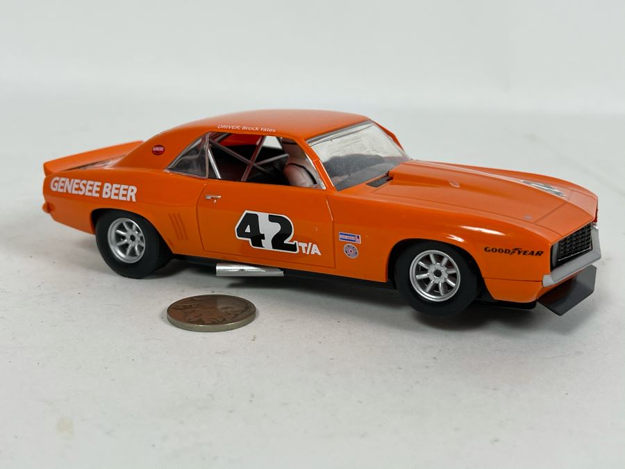 Scalextric Hornby 1969 Chevrolet Camaro No. 42 Slot Car [Photo 2]