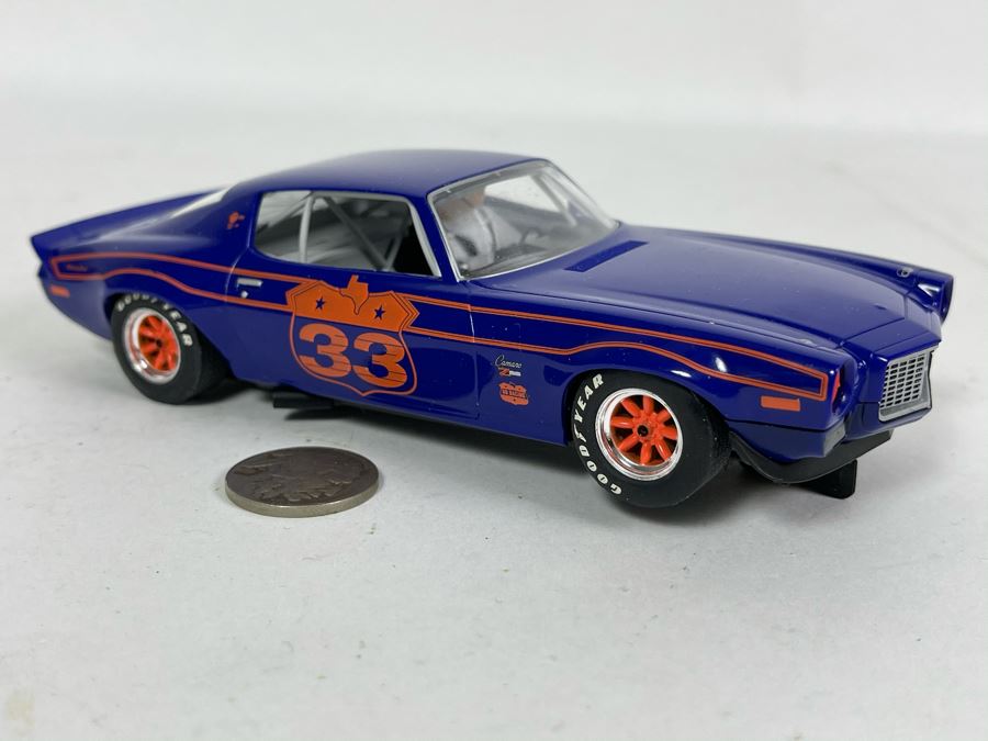 Scalextric Hornby 1970 Chevrolet Camaro No. 33 Slot Car [Photo 2]