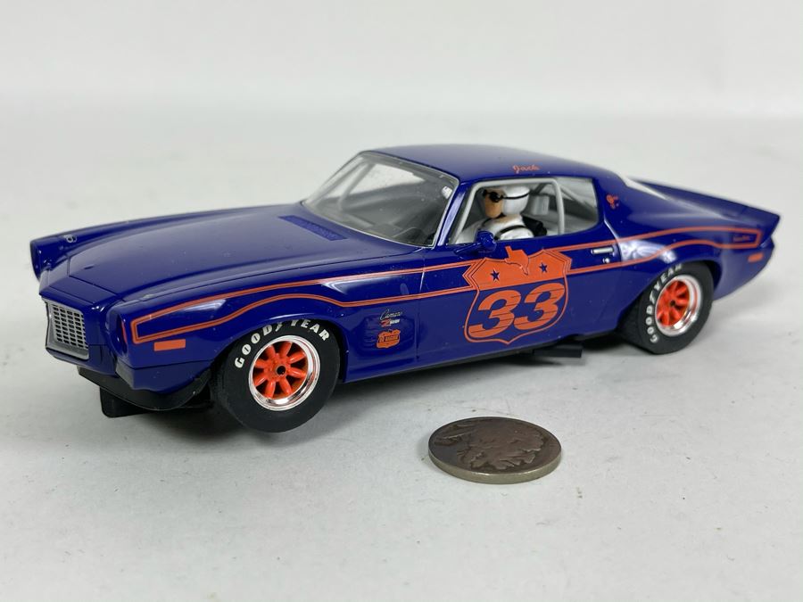 Scalextric Hornby 1970 Chevrolet Camaro No. 33 Slot Car [Photo 1]