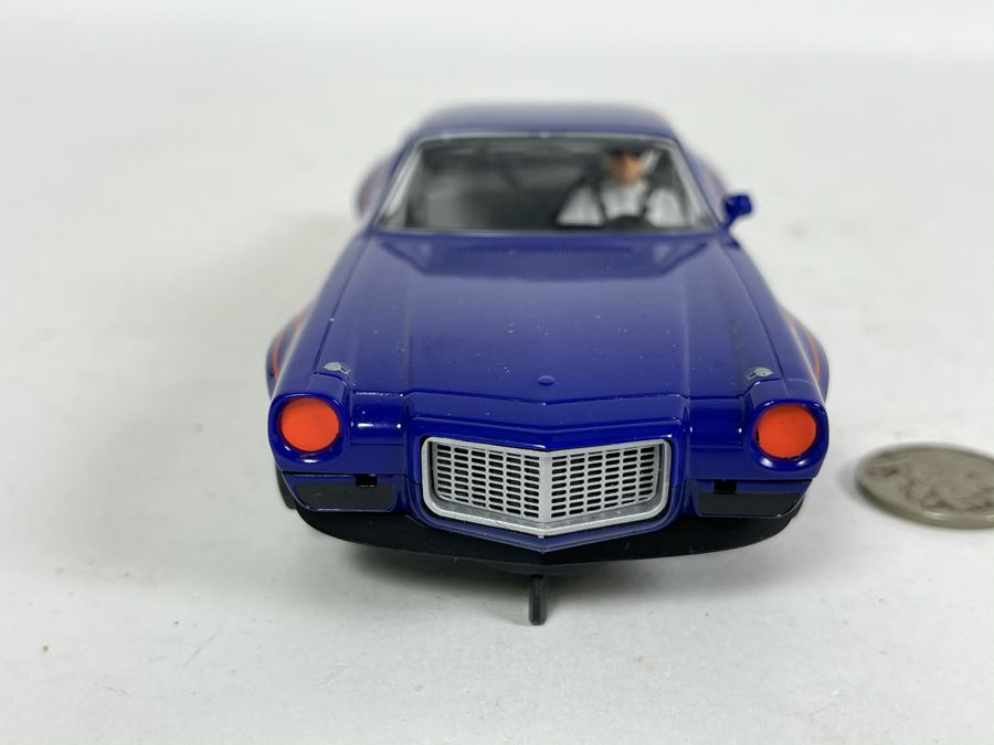Scalextric Hornby 1970 Chevrolet Camaro No. 33 Slot Car [Photo 3]