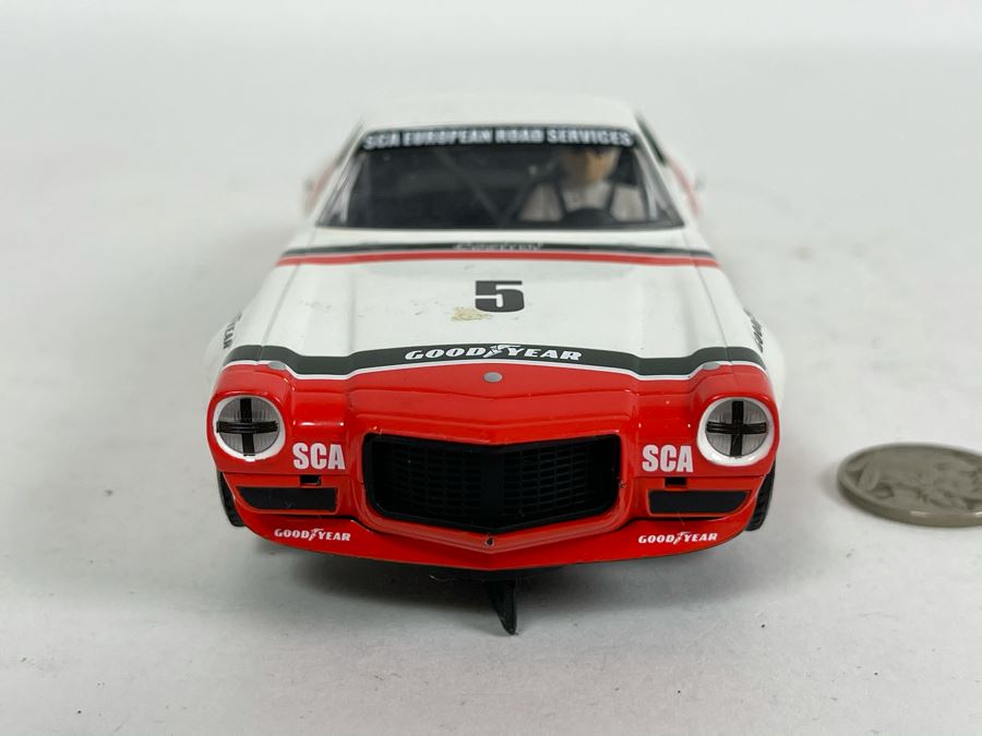 Scalextric Hornby 1970 Chevrolet Camaro No. 5 Slot Car [Photo 3]