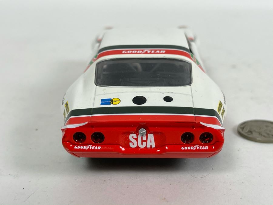 Scalextric Hornby 1970 Chevrolet Camaro No. 5 Slot Car [Photo 4]