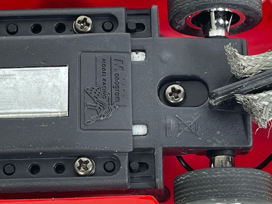 Revell Monogram Model Racing Ferrari 275 P No. 22 [Photo 6]