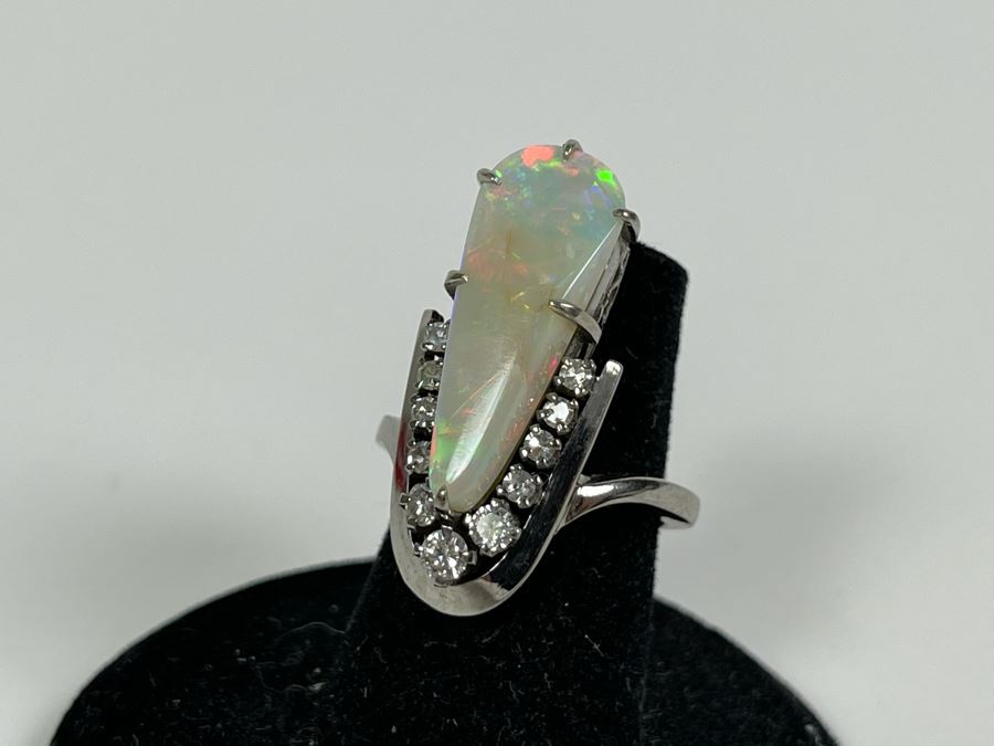 Stunning 14K Gold White Opal And Diamond Ring 8.4g [Photo 14]