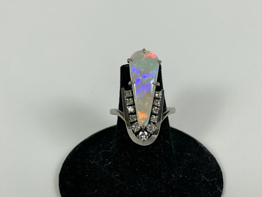 Stunning 14K Gold White Opal And Diamond Ring 8.4g [Photo 6]
