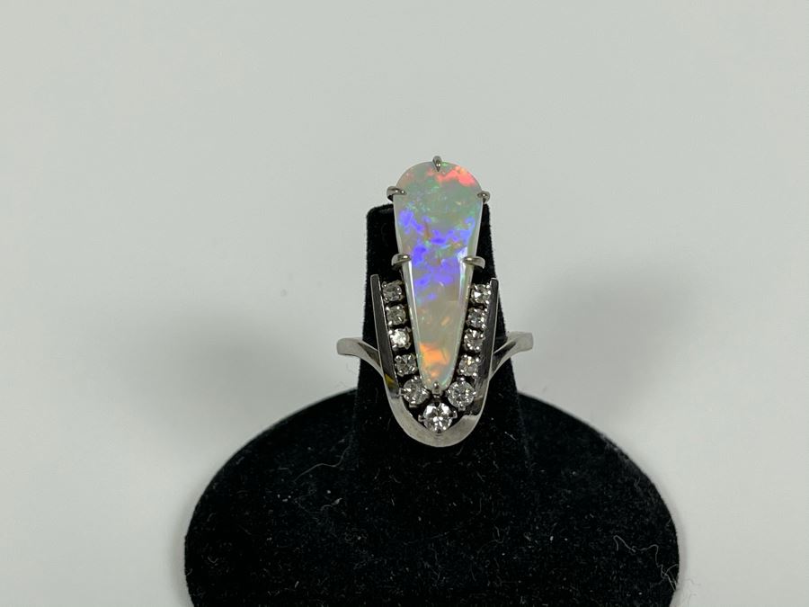 Stunning 14K Gold White Opal And Diamond Ring 8.4g [Photo 7]