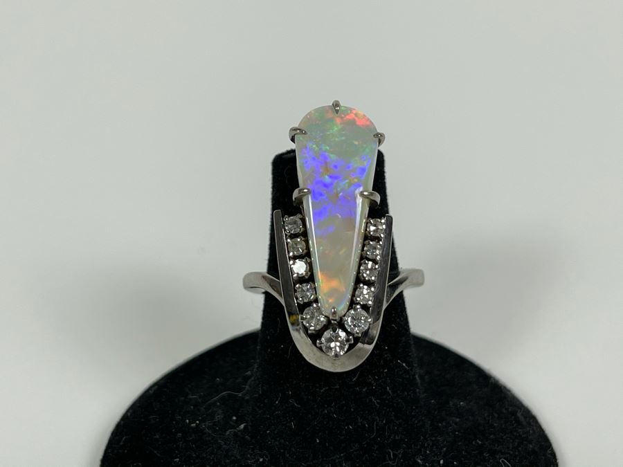Stunning 14K Gold White Opal And Diamond Ring 8.4g [Photo 8]