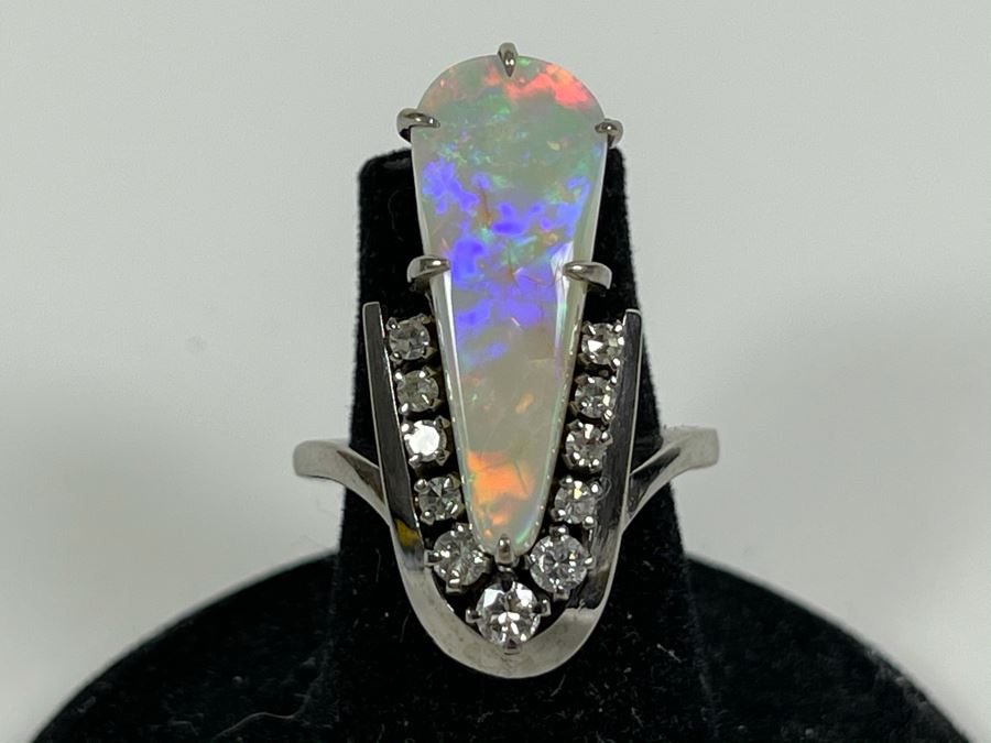 Stunning 14K Gold White Opal And Diamond Ring 8.4g [Photo 2]