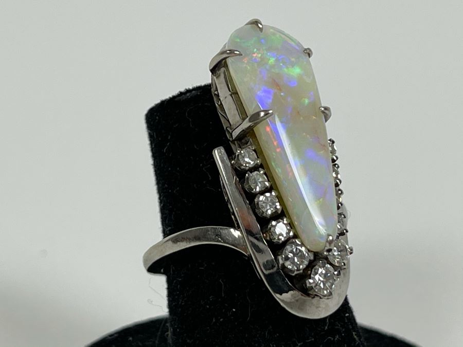 Stunning 14K Gold White Opal And Diamond Ring 8.4g [Photo 4]