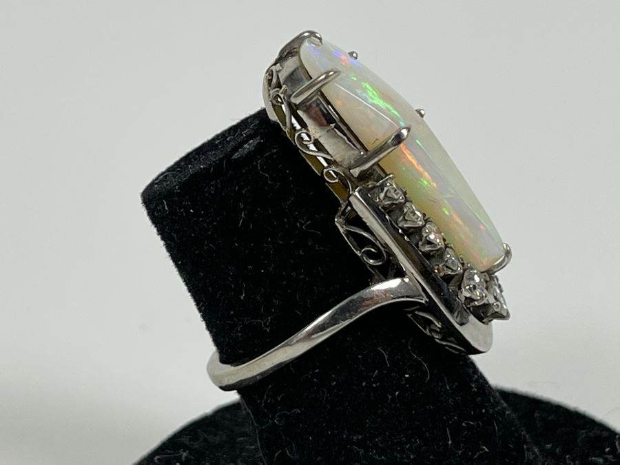 Stunning 14K Gold White Opal And Diamond Ring 8.4g [Photo 10]