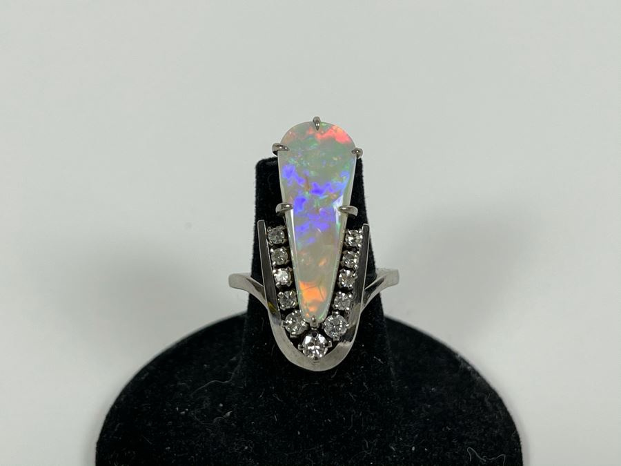 Stunning 14K Gold White Opal And Diamond Ring 8.4g [Photo 5]