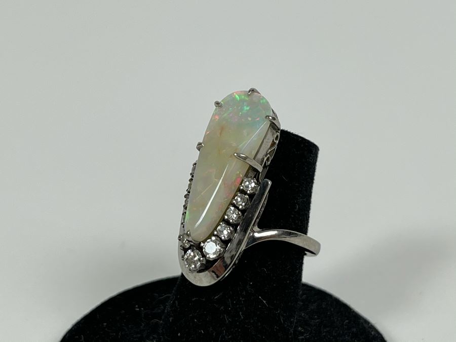 Stunning 14K Gold White Opal And Diamond Ring 8.4g [Photo 16]