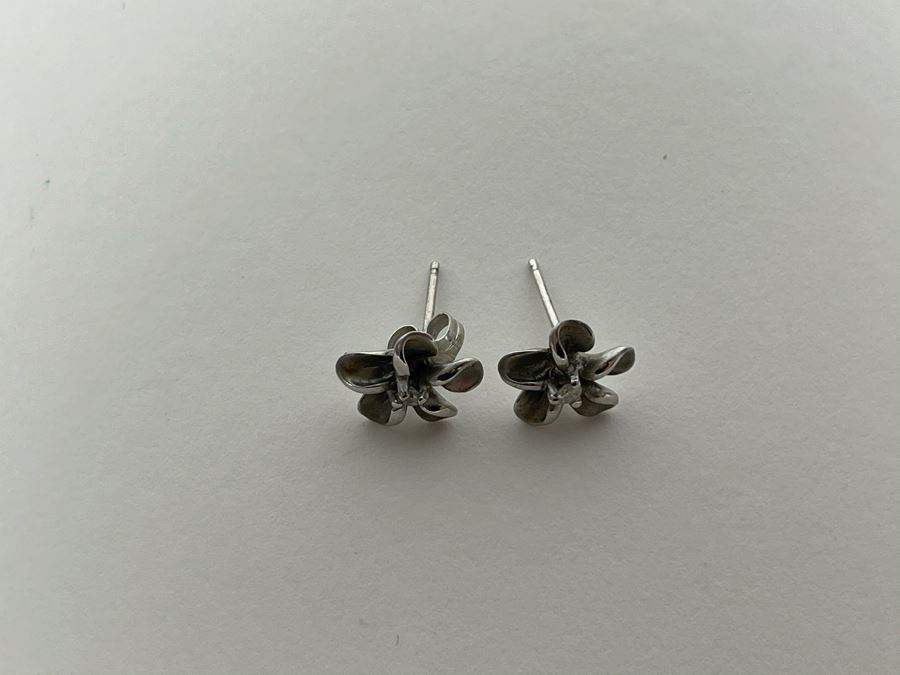 14K Gold Diamond Earrings 1.9g Fair Market Value $130 [Photo 4]