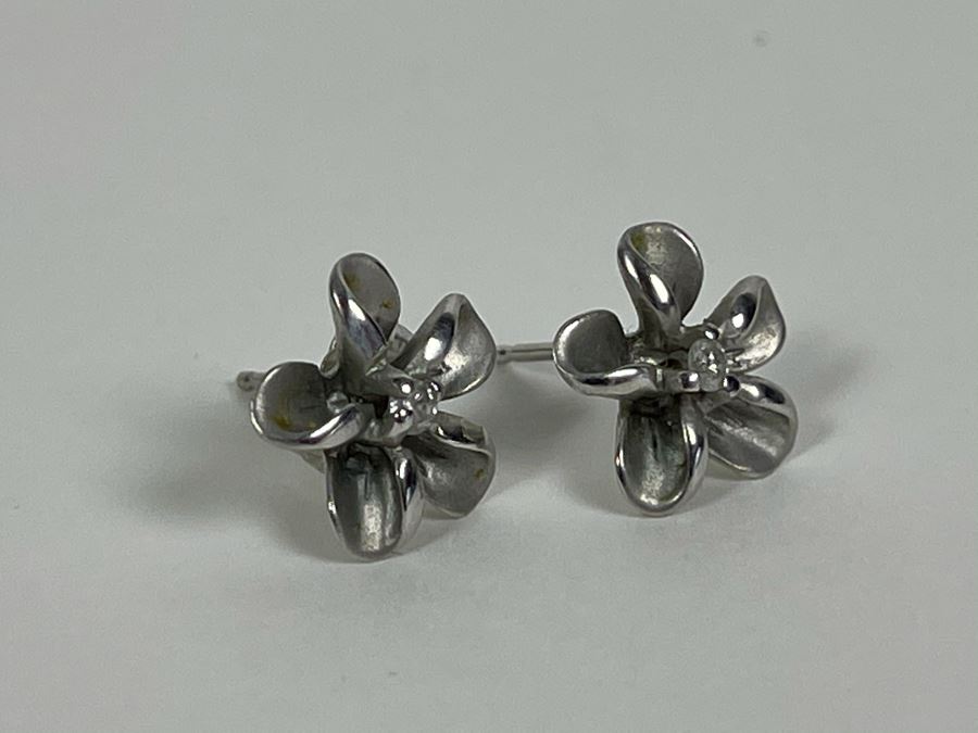 14K Gold Diamond Earrings 1.9g Fair Market Value $130 [Photo 3]