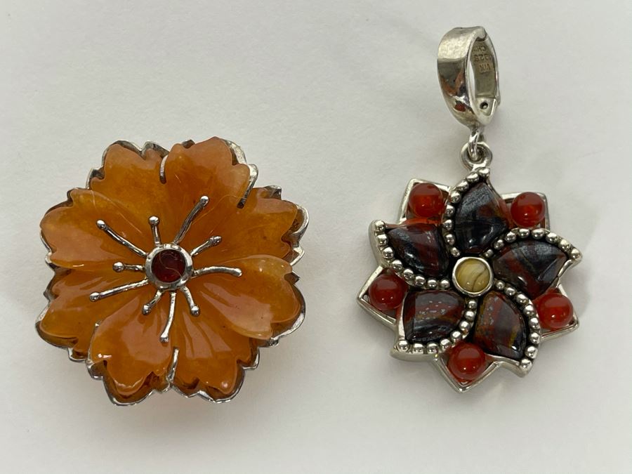 Sterling Silver Tiger Iron Carnelian Agate Pendant And Sterling Silver Carved Quartzite Penant Total Weight 20.1g [Photo 2]