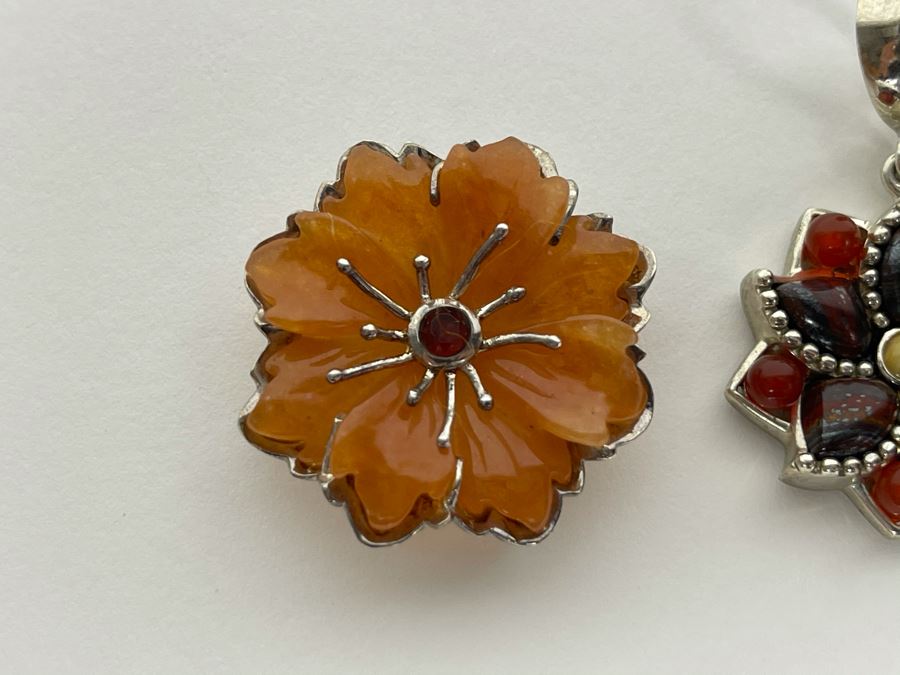 Sterling Silver Tiger Iron Carnelian Agate Pendant And Sterling Silver Carved Quartzite Penant Total Weight 20.1g [Photo 3]