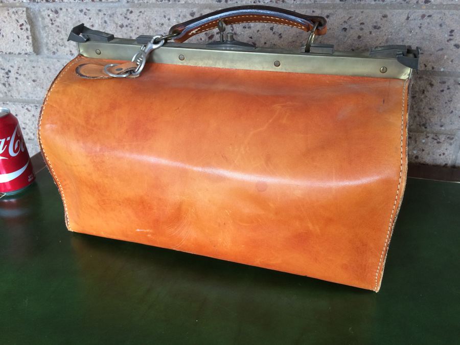 Leather Doctor Bag with Key and Lock Made in France [Photo 6]