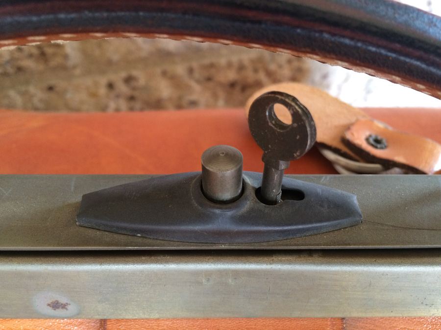 Leather Doctor Bag with Key and Lock Made in France [Photo 5]