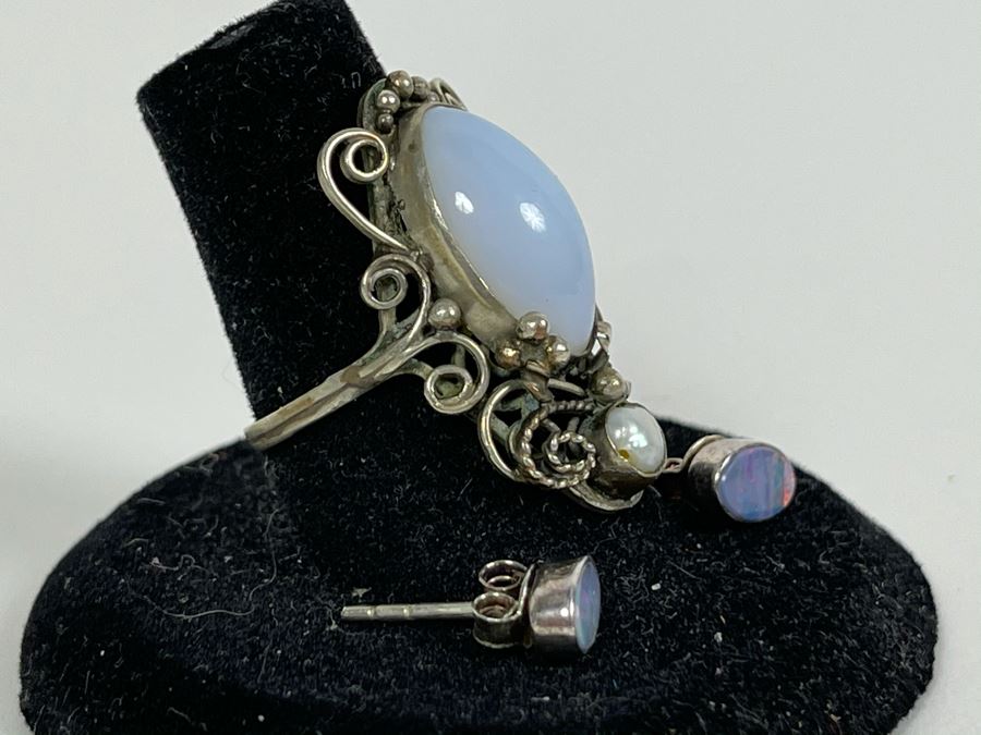 Vintage Opalite Pearl Ring Size 7 Plus Pair Of Opal Earrings [Photo 4]