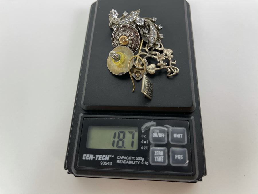 Sterling Silver Jewelry Lot With Three Pairs Of Earrings And Pendant Total Weight 18.7g [Photo 12]