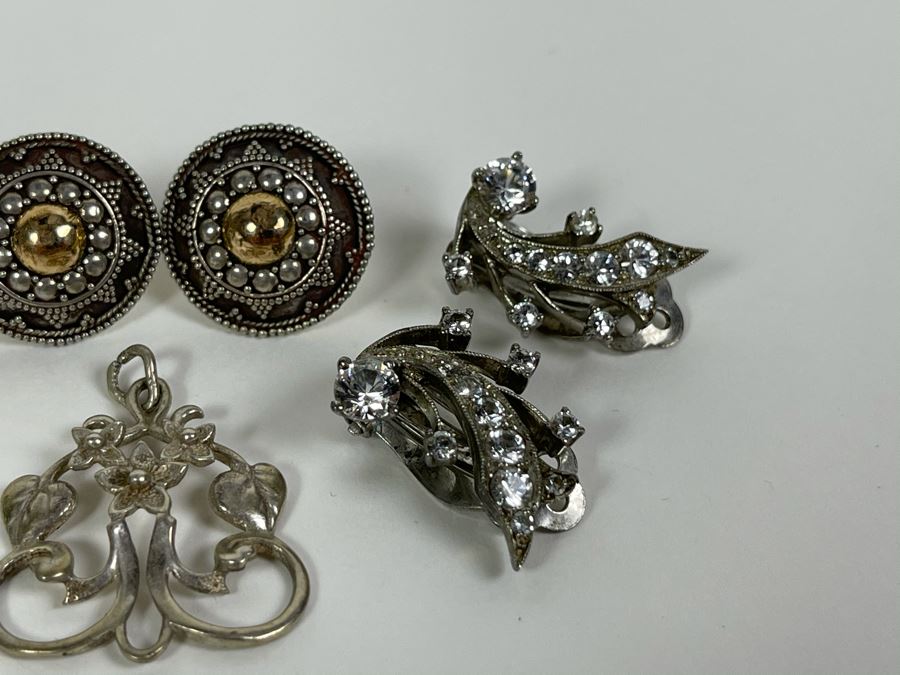 Sterling Silver Jewelry Lot With Three Pairs Of Earrings And Pendant Total Weight 18.7g [Photo 6]