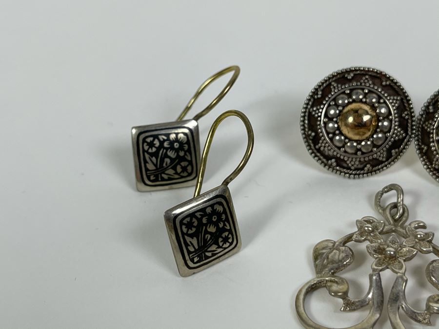 Sterling Silver Jewelry Lot With Three Pairs Of Earrings And Pendant Total Weight 18.7g [Photo 8]