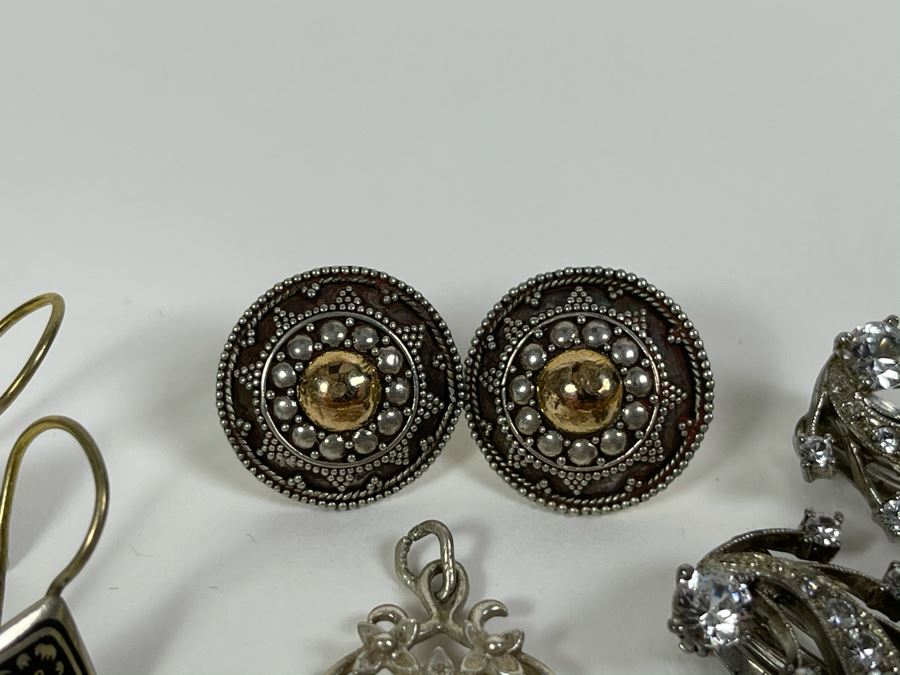 Sterling Silver Jewelry Lot With Three Pairs Of Earrings And Pendant Total Weight 18.7g [Photo 5]