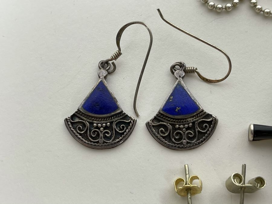 Sterling Silver And Semiprecious Stone Jewelry Lot: Sterling Silver Chain With Jasper Pendant, Four Pairs Of Sterling Silver Earrings And Sterling Cross Pendant Total Weight 28.1g [Photo 5]