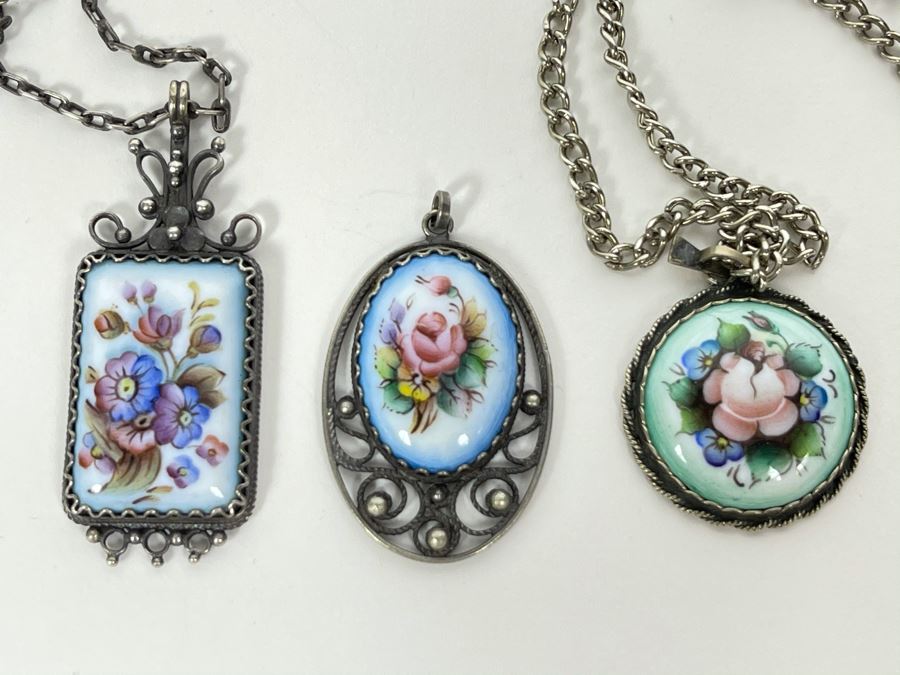 Set Of Three Russian Hand Painted Enamel Rostov Finift Pendants - Two With Chains [Photo 2]