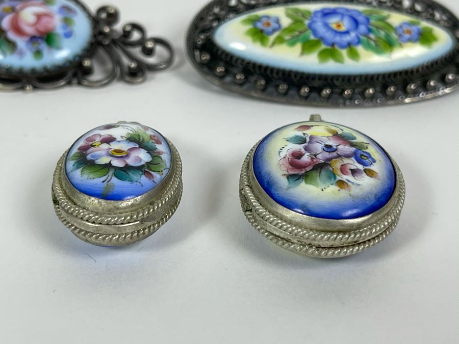 Russian Hand Painted Enamel Rostov Finift (2) Pillbox Pendants And (2) Brooches Pins [Photo 4]